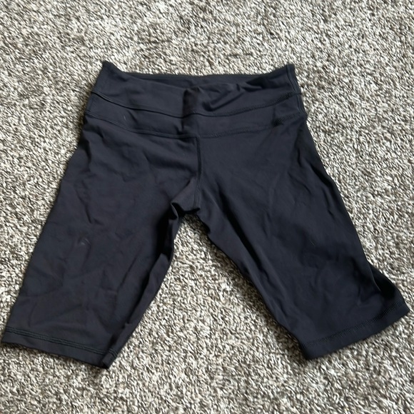 Lululemon Groove Short - Picture 1 of 3